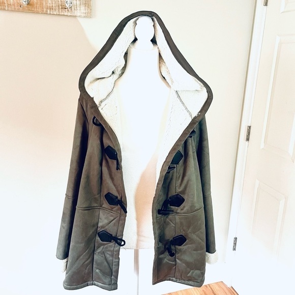 Women’s Army Green Fleece Jacket - Size Medium - Picture 2 of 13